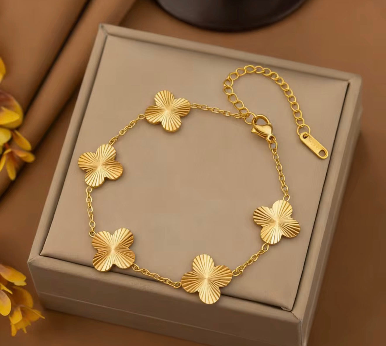 Delicate Charm mit Anhängern