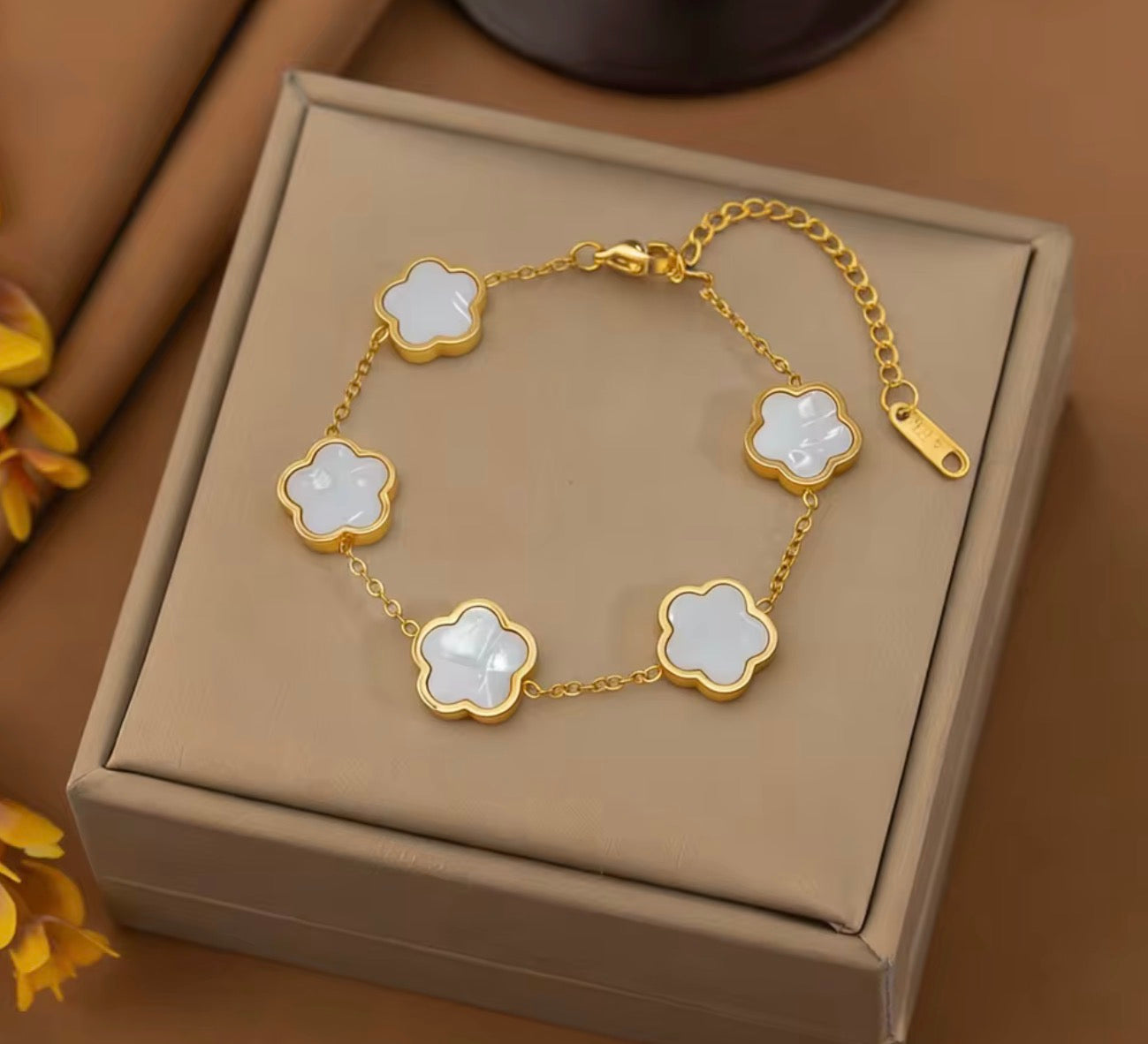 Delicate Charm mit Anhängern