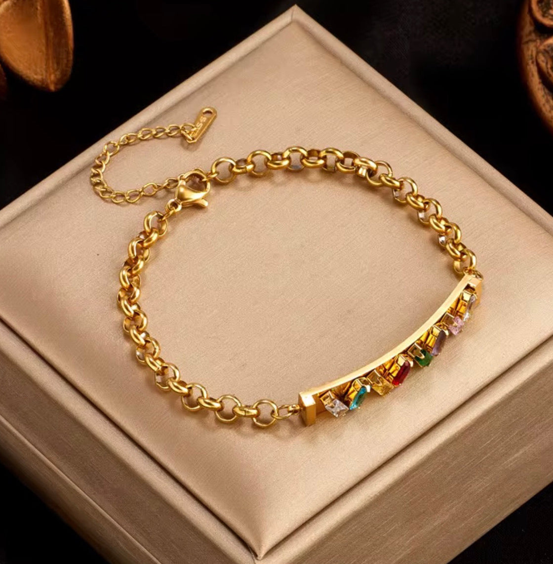 Signature Charm Bracelet - Goldener Akzent