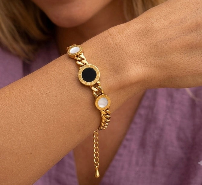 Signature Charm Bracelet - Goldener Akzent