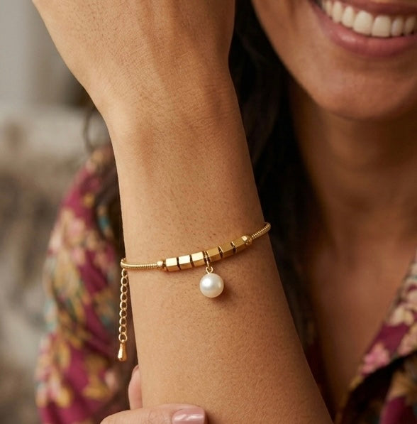 Signature Charm Bracelet - Goldener Akzent