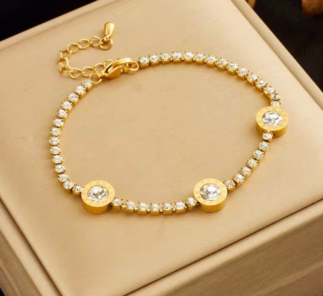 Signature Charm Bracelet - Goldener Akzent