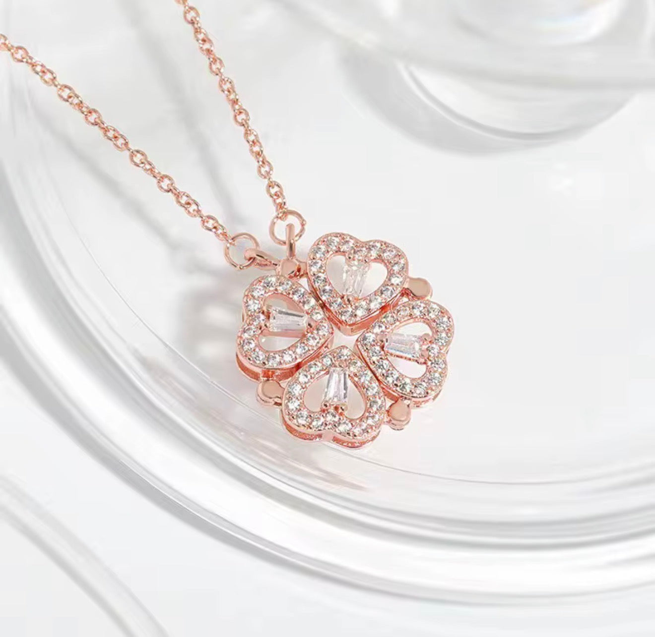 Magische Herz-Kleeblatt Kette – 2-in-1 Design