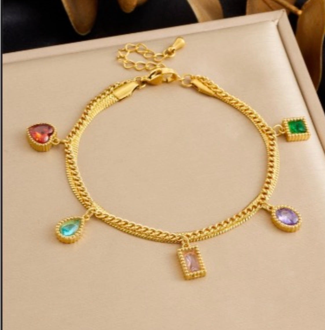 Signature Charm Bracelet - Goldener Akzent