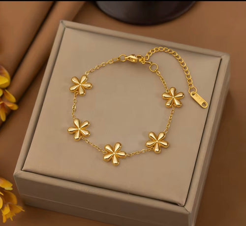 Delicate Charm mit Anhängern