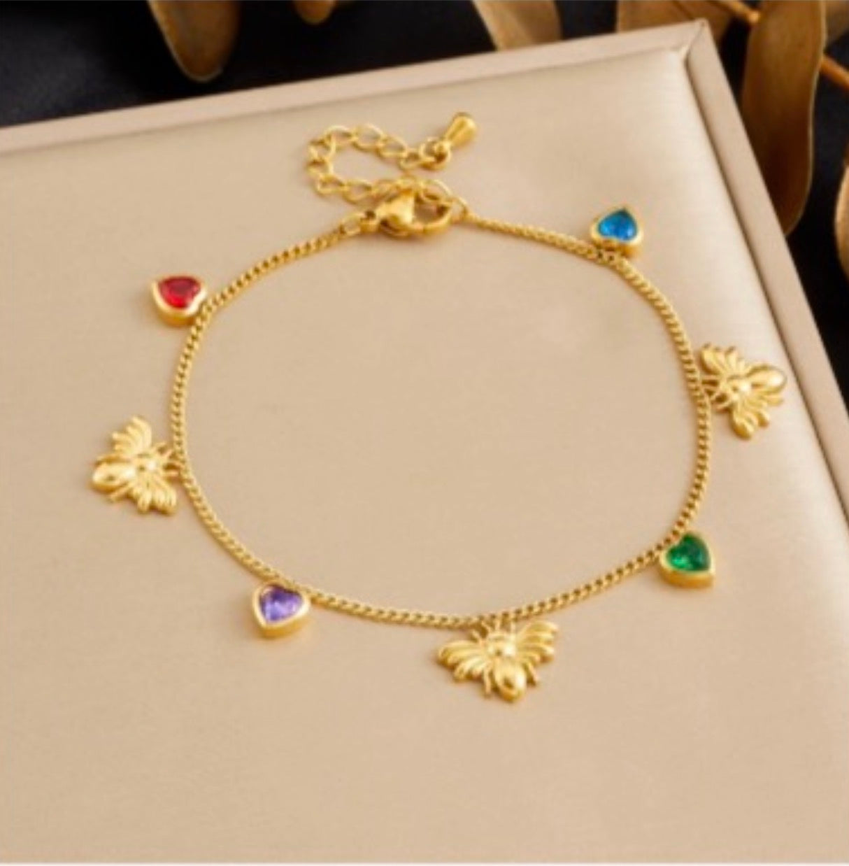 Signature Charm Bracelet - Goldener Akzent