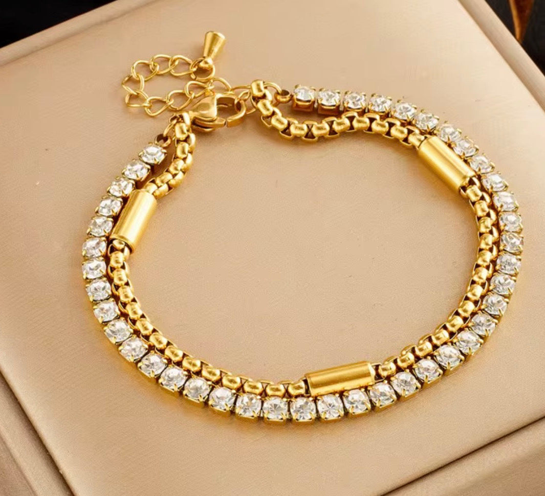 Signature Charm Bracelet - Goldener Akzent