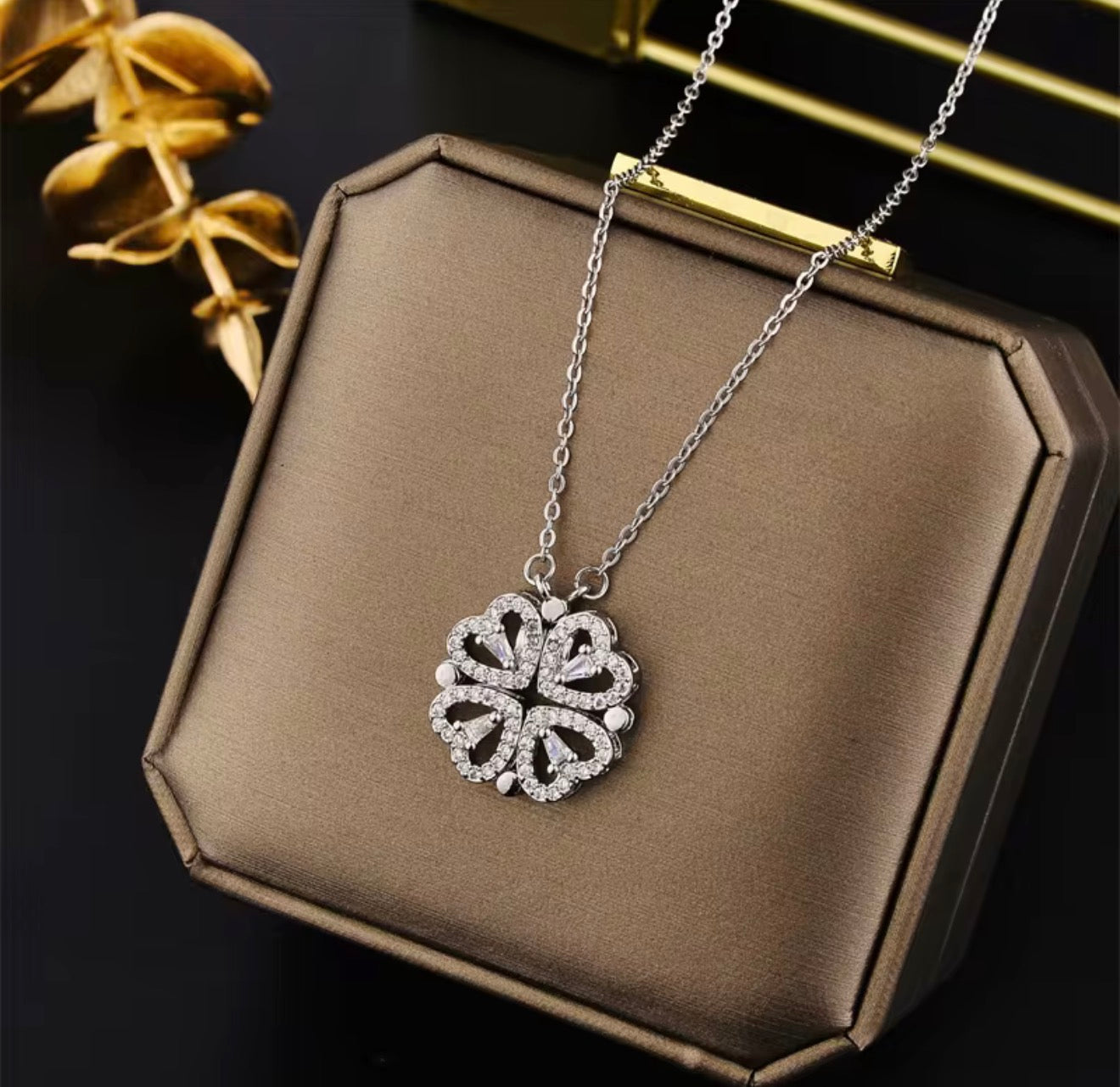Magische Herz-Kleeblatt Kette – 2-in-1 Design