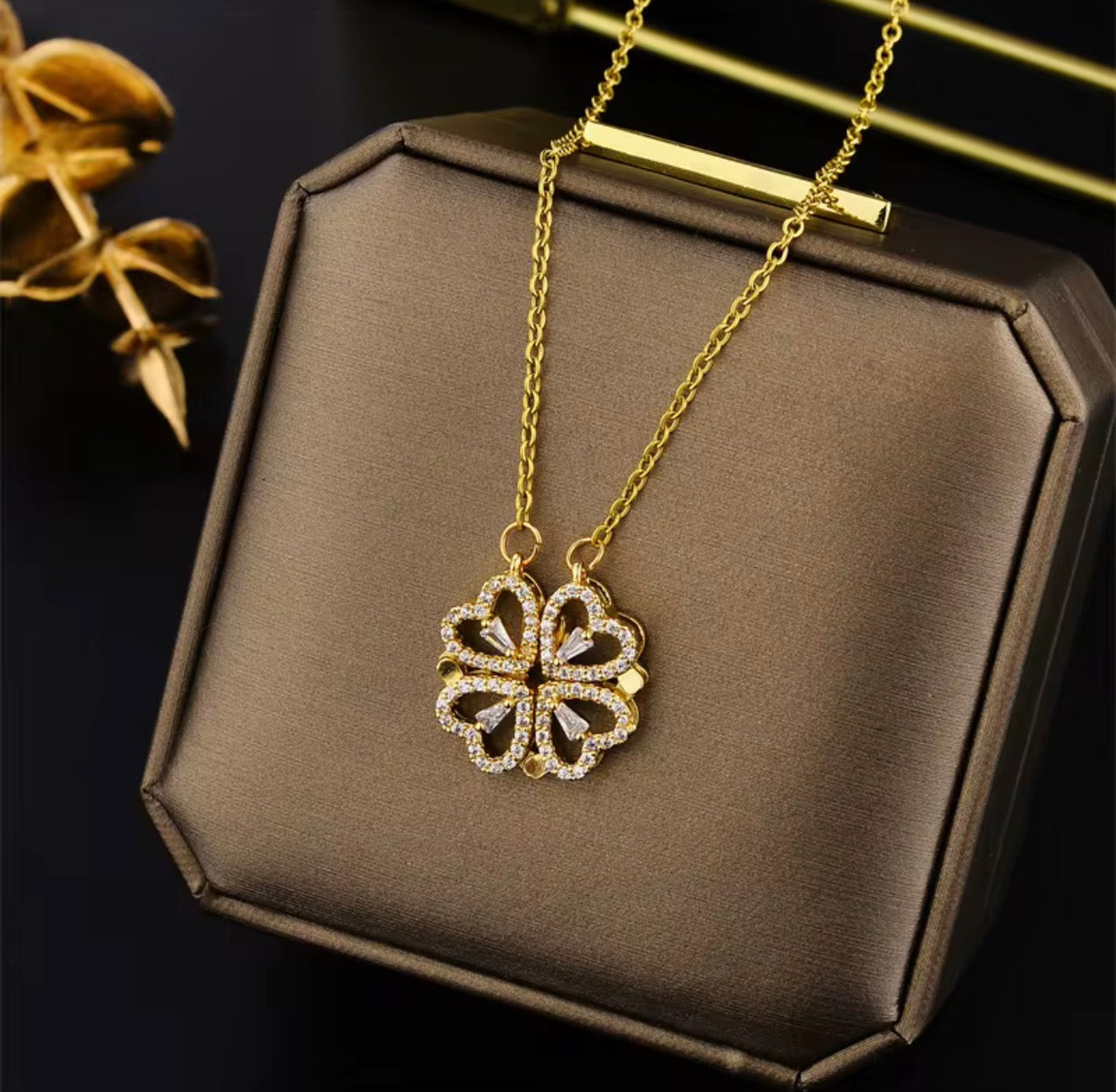 Magische Herz-Kleeblatt Kette – 2-in-1 Design