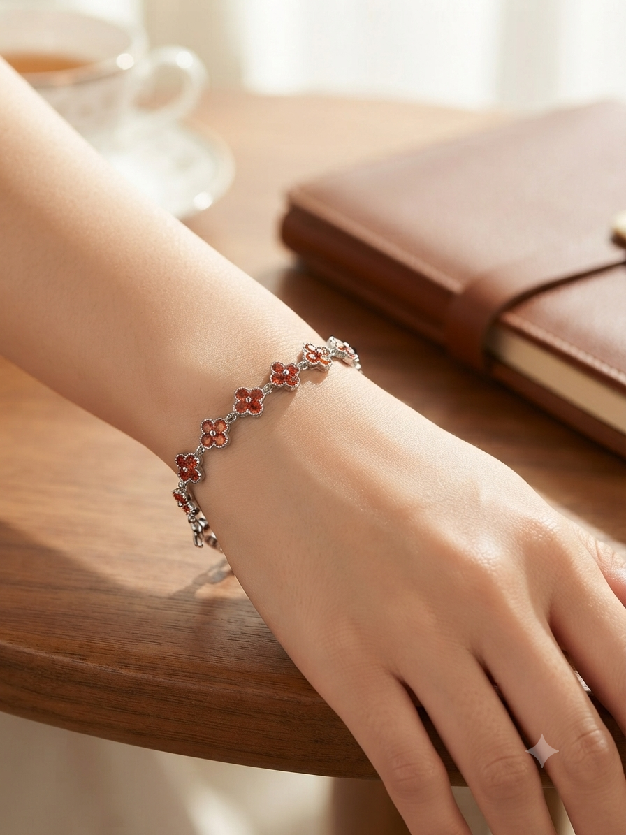 Luxury Clover Charm